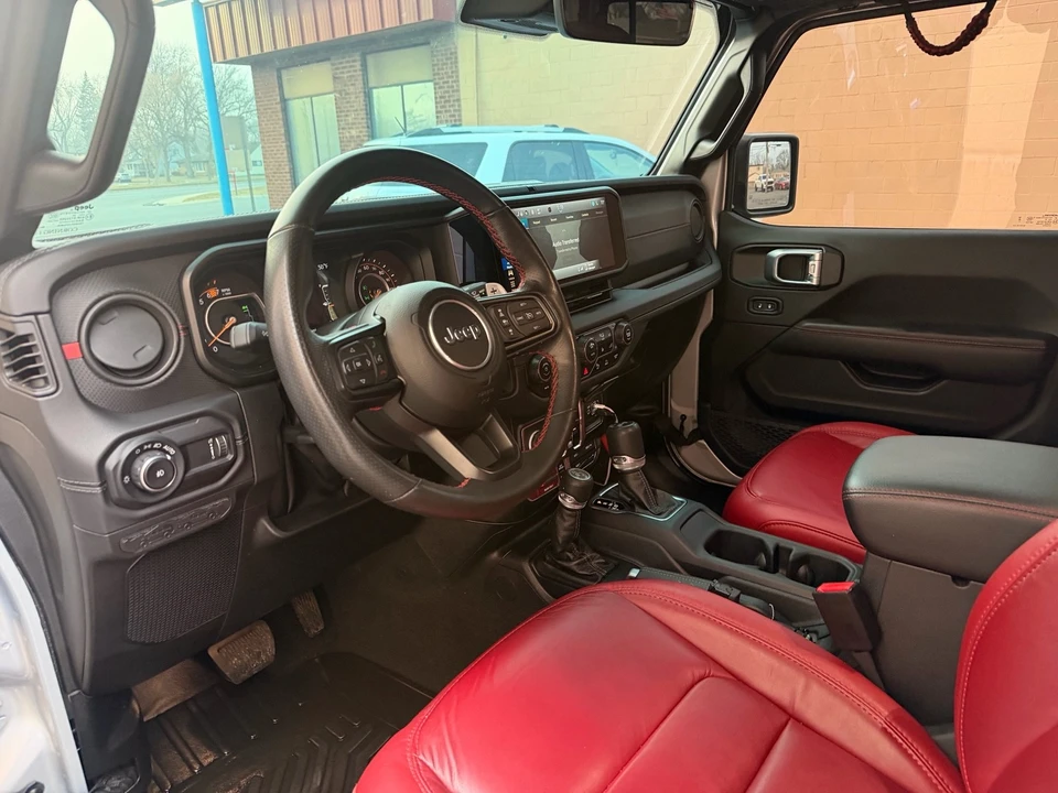 2024 Jeep JL Wrangler - Image 20 of 21