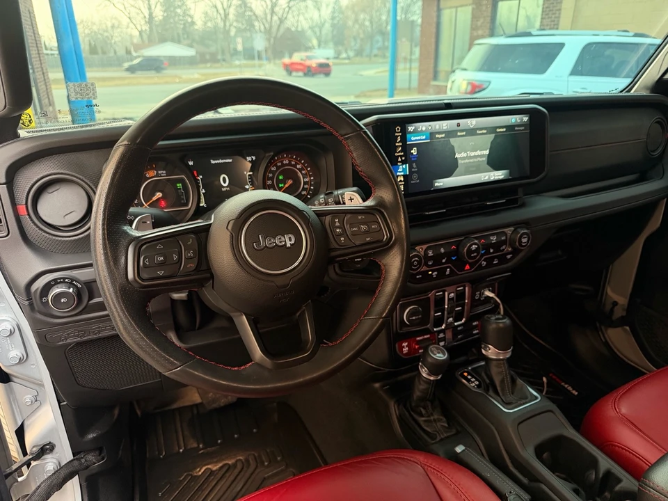 2024 Jeep JL Wrangler - Image 15 of 21