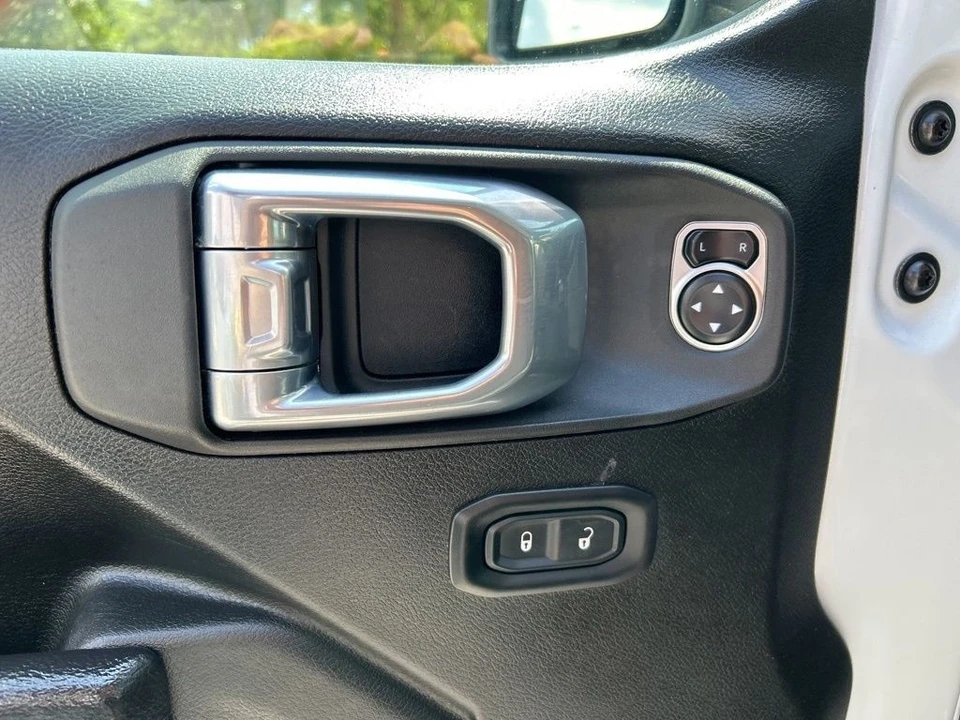 2024 Jeep JL Wrangler - Image 11 of 12
