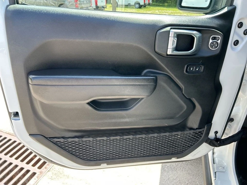 2024 Jeep JL Wrangler - Image 10 of 12