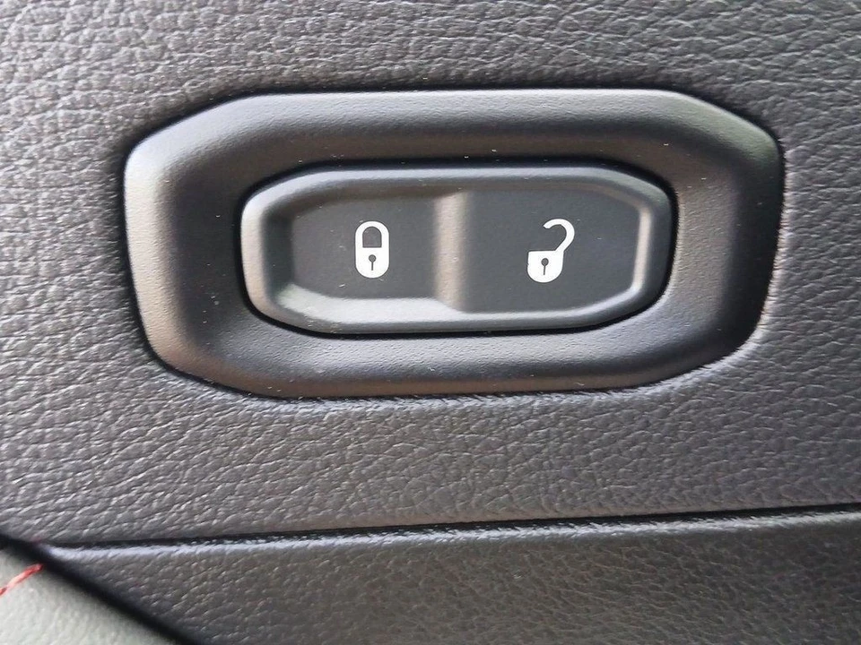 2024 Jeep JL Wrangler - Image 10 of 21