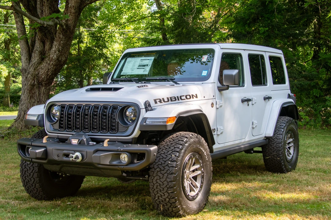 2024 Jeep JL Wrangler - Image 2 of 31
