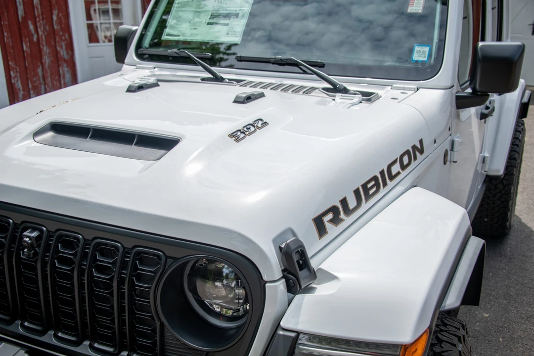 2024 Jeep JL Wrangler - Image 14 of 31