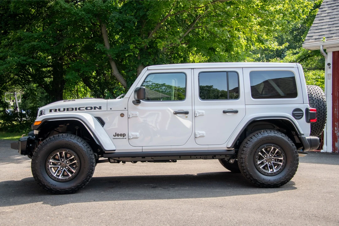 2024 Jeep JL Wrangler - Image 7 of 31