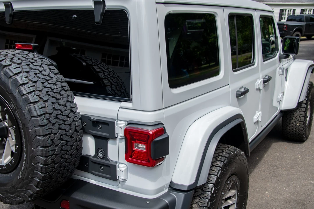 2024 Jeep JL Wrangler - Image 21 of 31