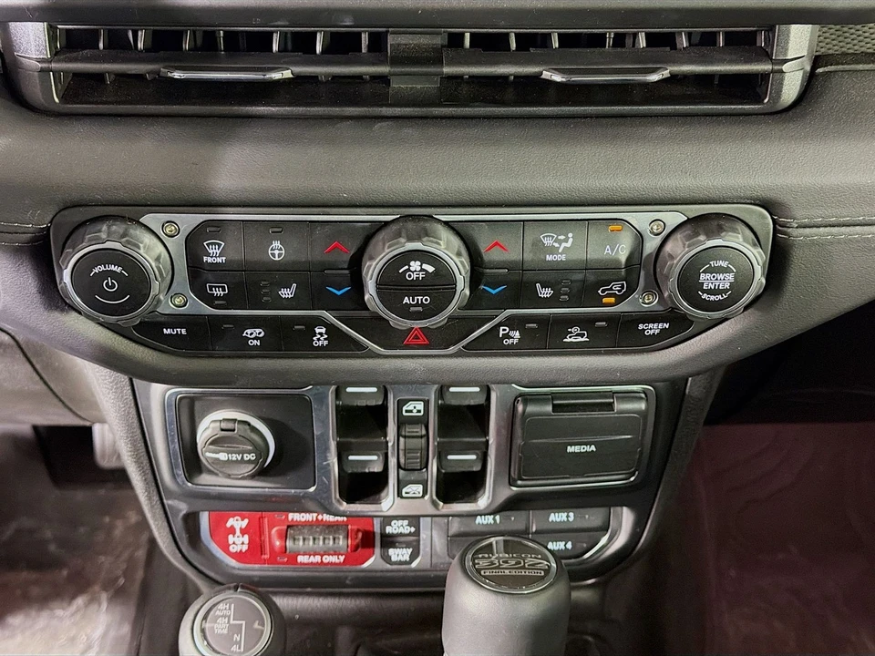 2024 Jeep JL Wrangler - Image 20 of 21