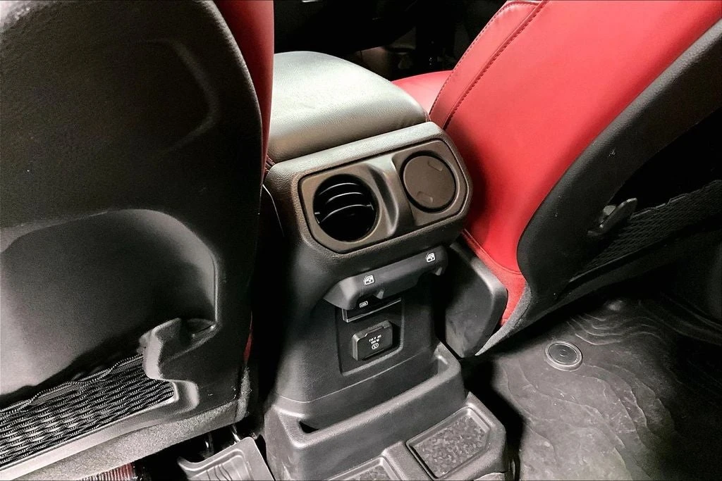 2024 Jeep JL Wrangler - Image 30 of 31