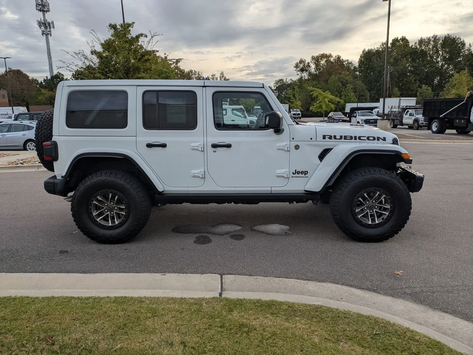 2024 Jeep JL Wrangler - Image 3 of 21
