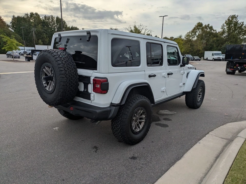 2024 Jeep JL Wrangler - Image 4 of 12