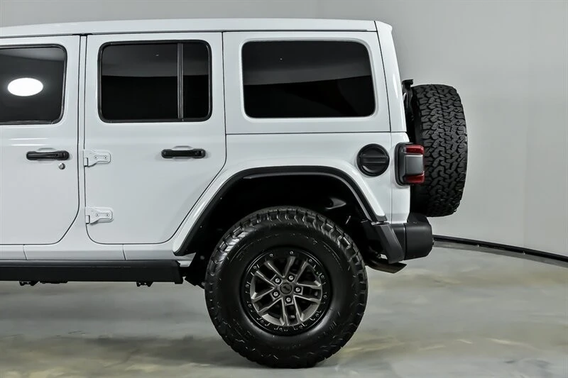2024 Jeep JL Wrangler - Image 9 of 21