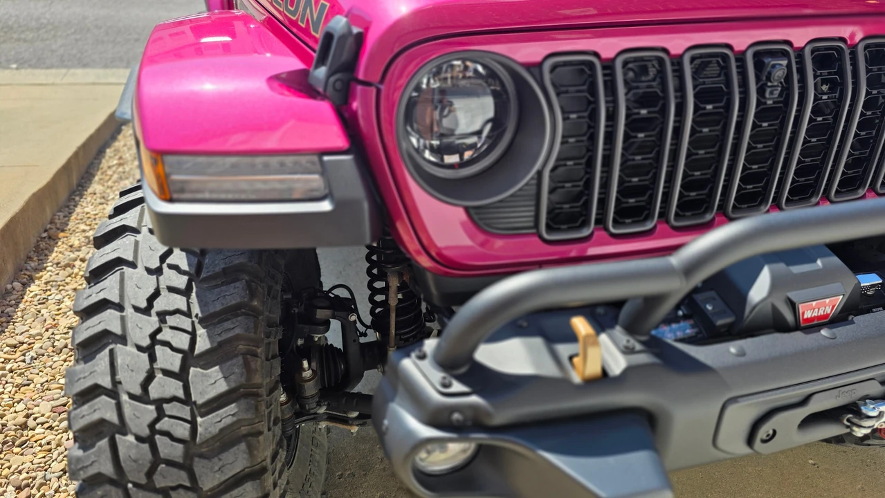 2024 Jeep JL Wrangler - Image 13 of 31