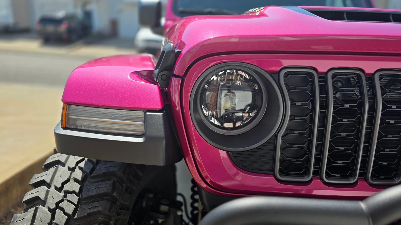 2024 Jeep JL Wrangler - Image 14 of 31
