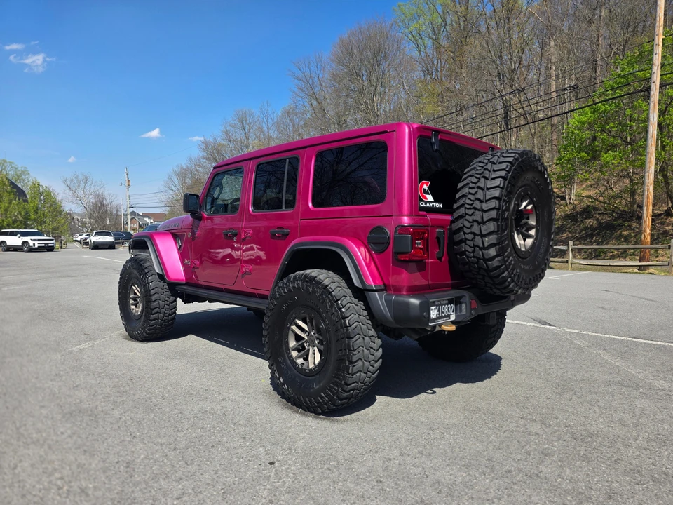 2024 Jeep JL Wrangler - Image 8 of 31