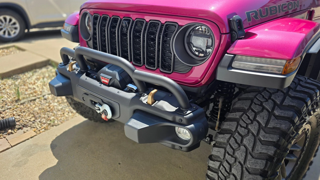 2024 Jeep JL Wrangler - Image 25 of 31