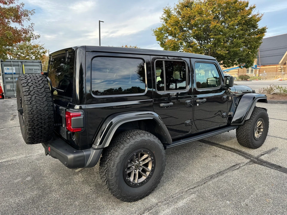 2024 Jeep JL Wrangler - Image 14 of 31