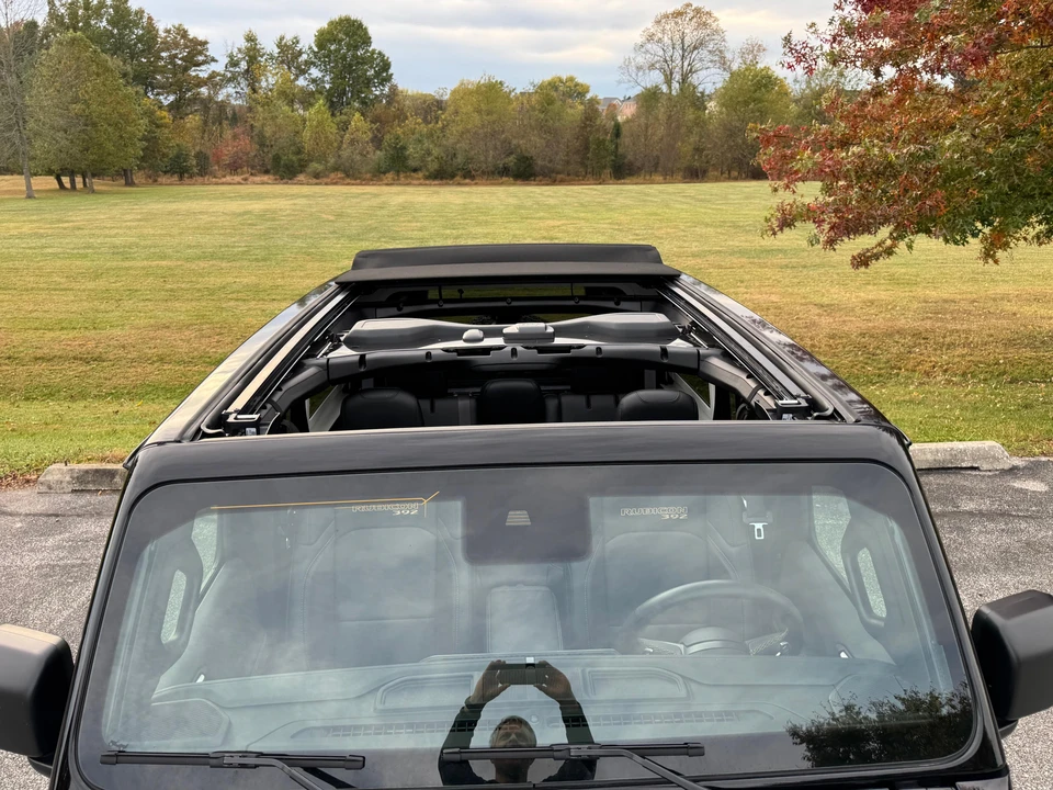 2024 Jeep JL Wrangler - Image 25 of 31
