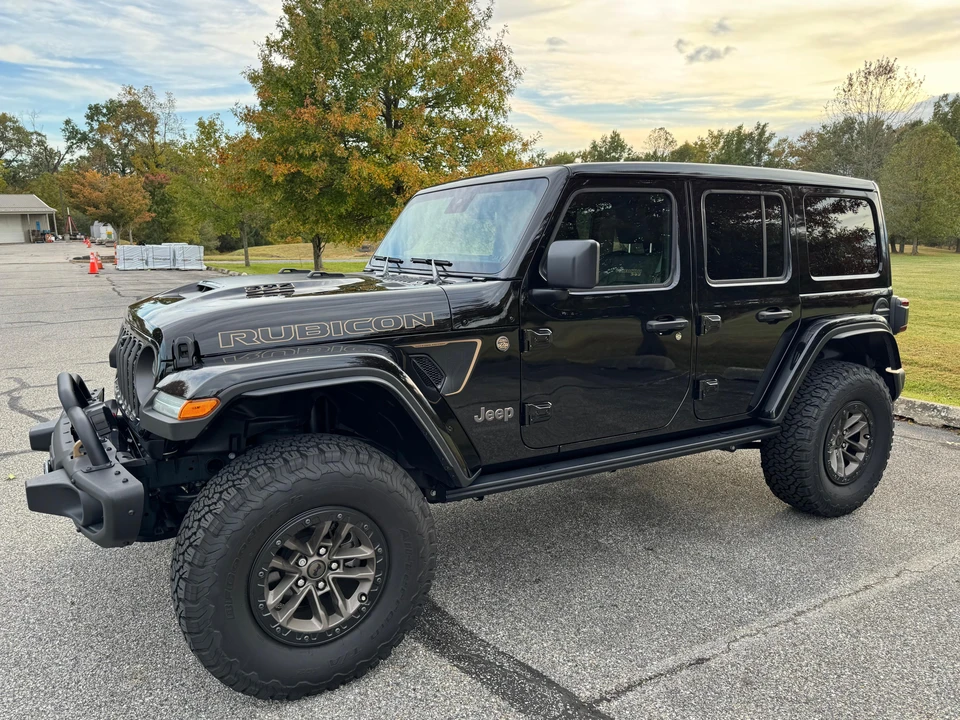 2024 Jeep JL Wrangler - Image 9 of 31