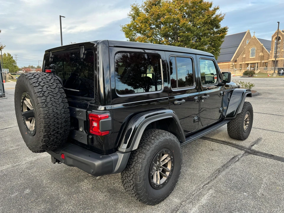 2024 Jeep JL Wrangler - Image 13 of 31