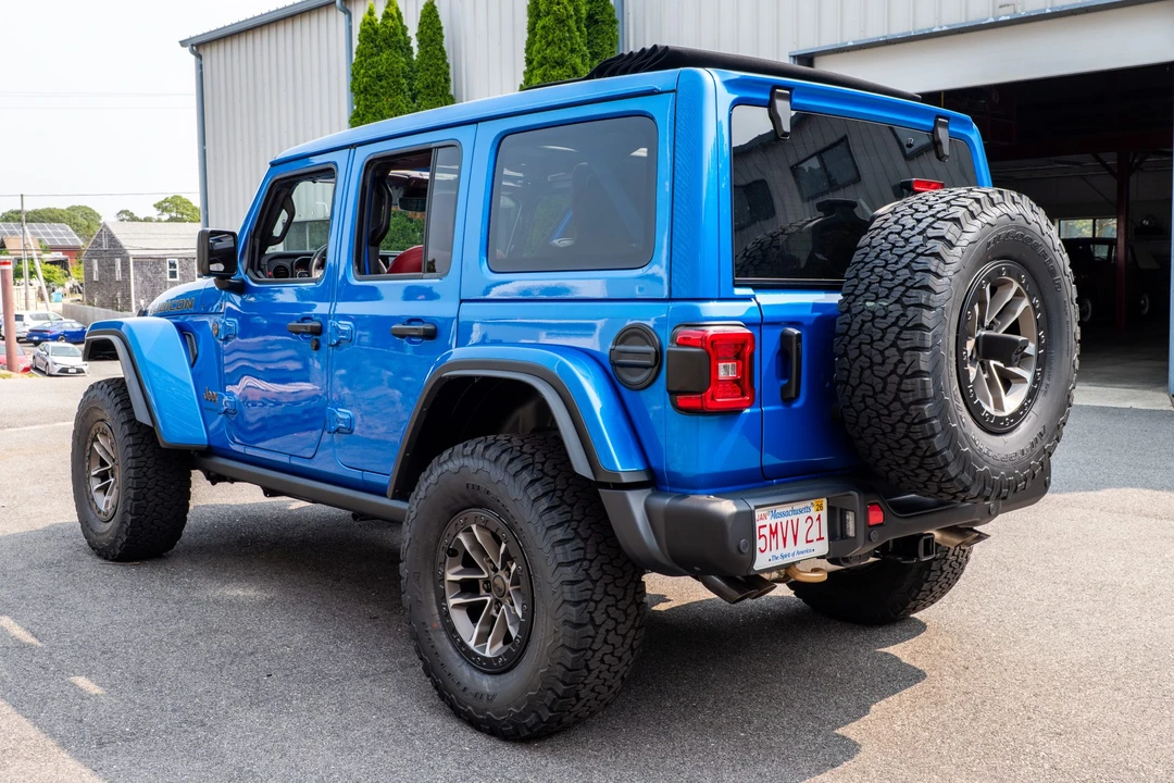 2024 Jeep JL Wrangler - Image 4 of 31