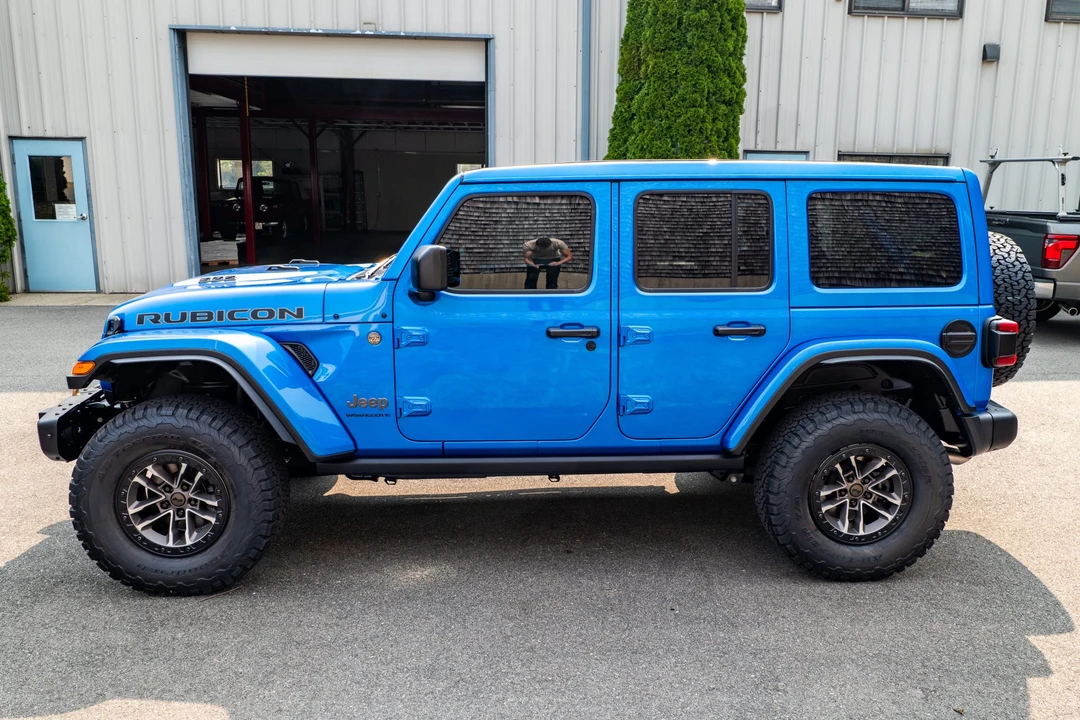 2024 Jeep JL Wrangler - Image 3 of 31