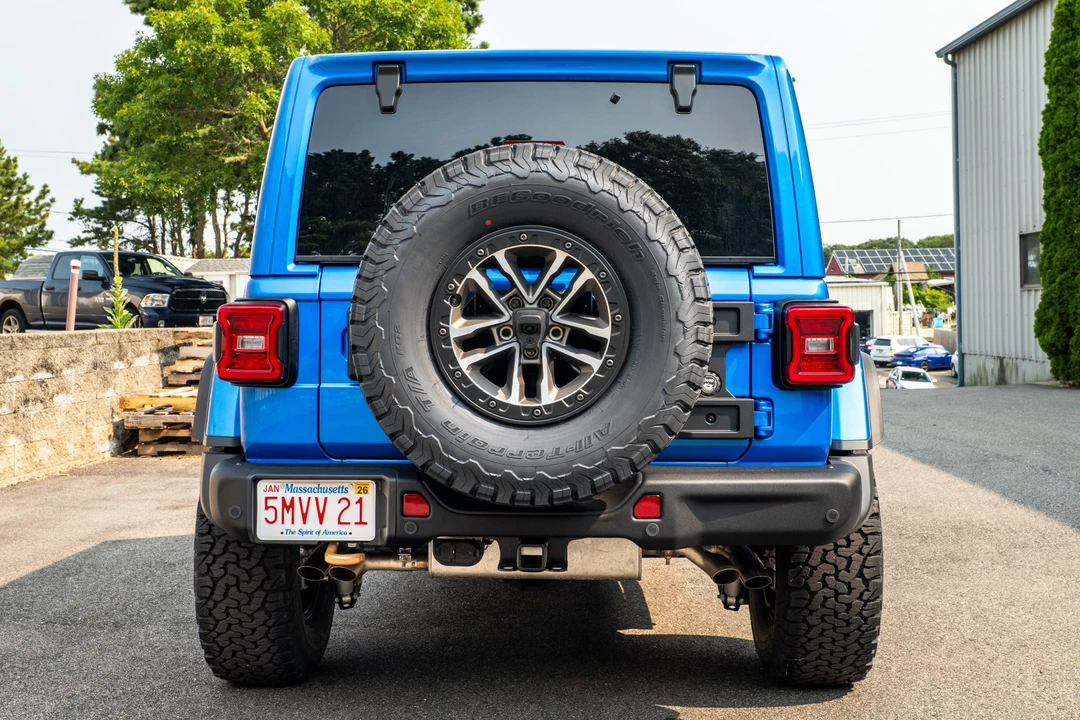 2024 Jeep JL Wrangler - Image 5 of 31