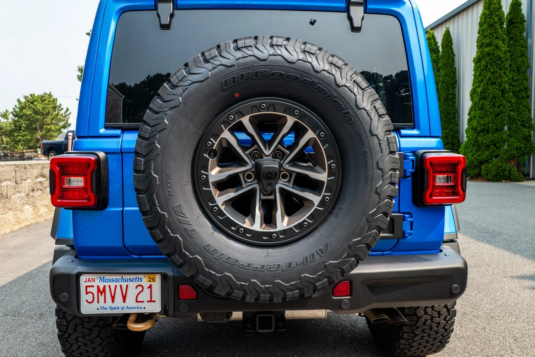 2024 Jeep JL Wrangler - Image 18 of 31
