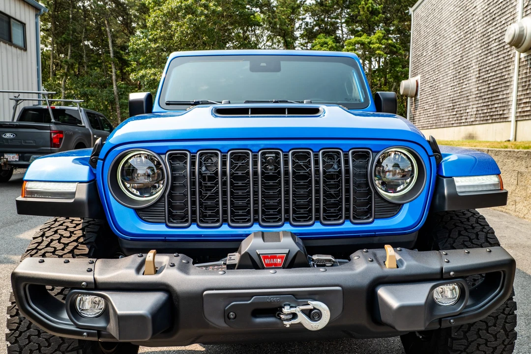 2024 Jeep JL Wrangler - Image 10 of 31