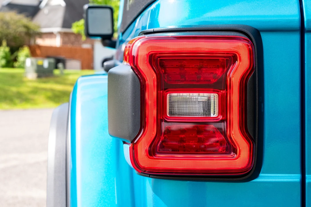 2024 Jeep JL Wrangler Rubicon 392 - Image 17 of 31