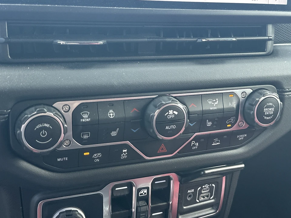 2024 Jeep JL Wrangler - Image 23 of 24