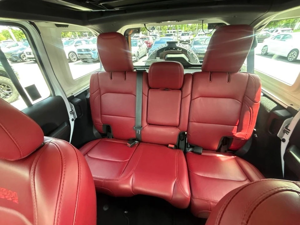 2024 Jeep JL Wrangler Rubicon 392 - Image 16 of 28