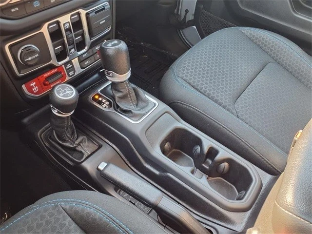 2024 Jeep JL Wrangler - Image 14 of 21