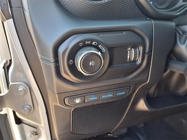 2024 Jeep JL Wrangler - Image 15 of 21