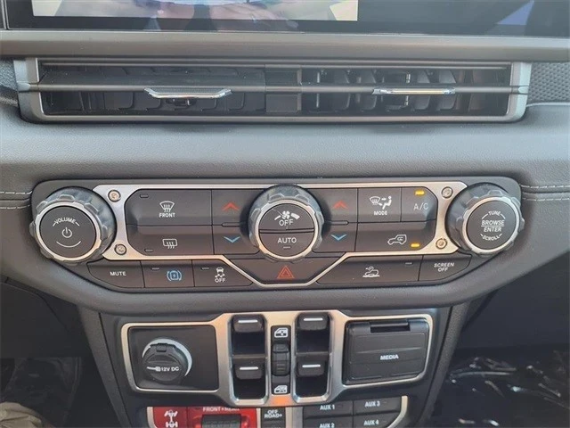 2024 Jeep JL Wrangler - Image 13 of 21
