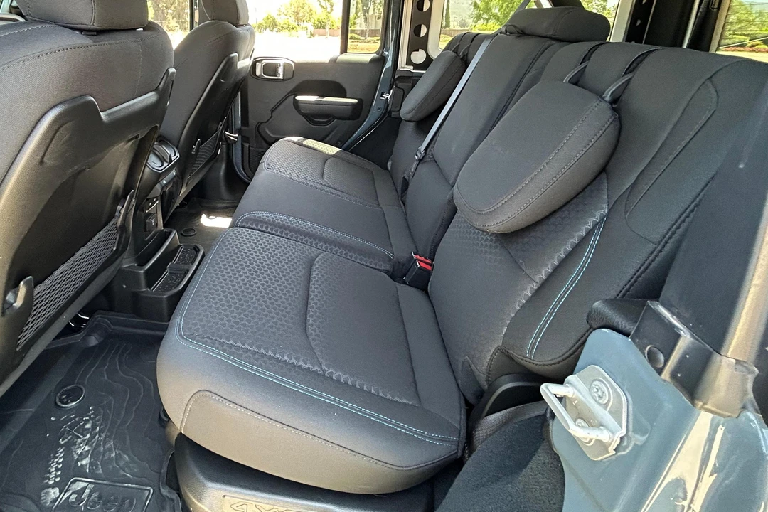 2024 Jeep JL Wrangler - Image 27 of 31