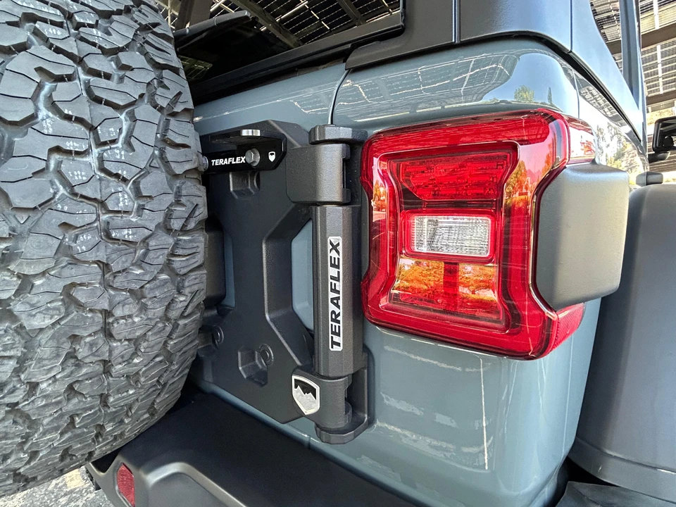 2024 Jeep JL Wrangler - Image 16 of 31