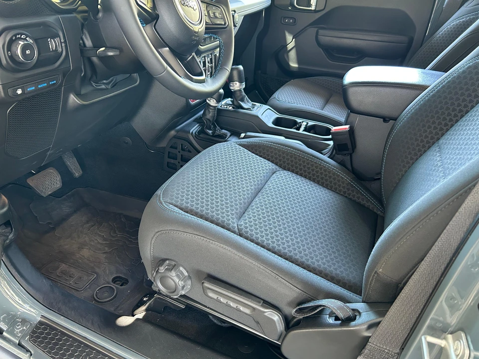 2024 Jeep JL Wrangler - Image 30 of 31