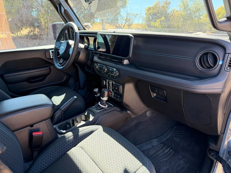 2024 Jeep JL Wrangler - Image 15 of 24