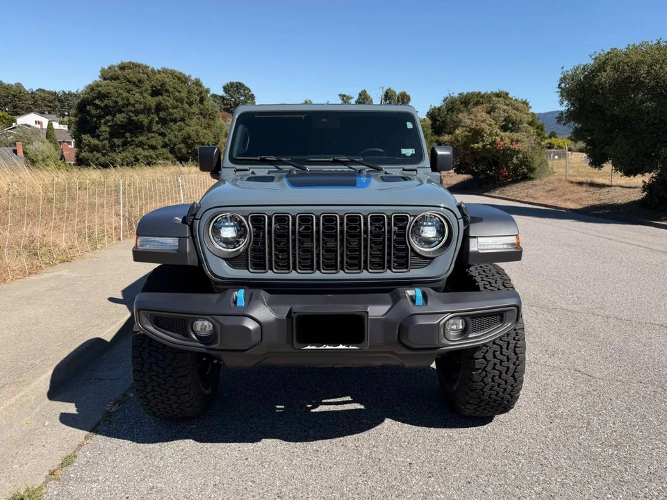 2024 Jeep JL Wrangler - Image 2 of 24