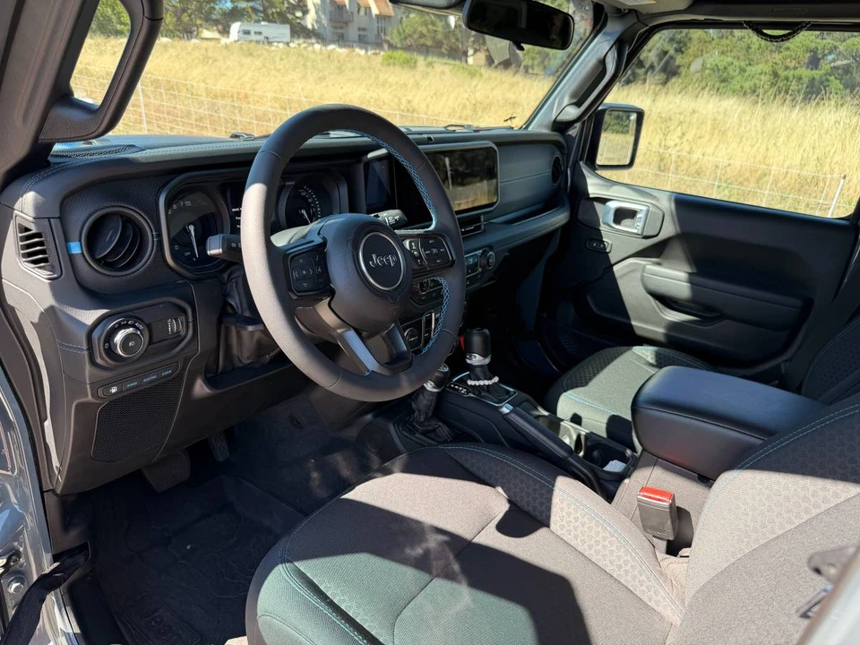 2024 Jeep JL Wrangler - Image 12 of 24