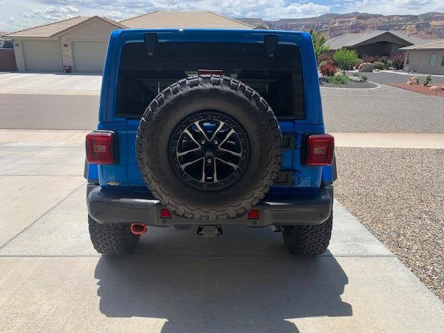 2024 Jeep JL Wrangler - Image 17 of 18