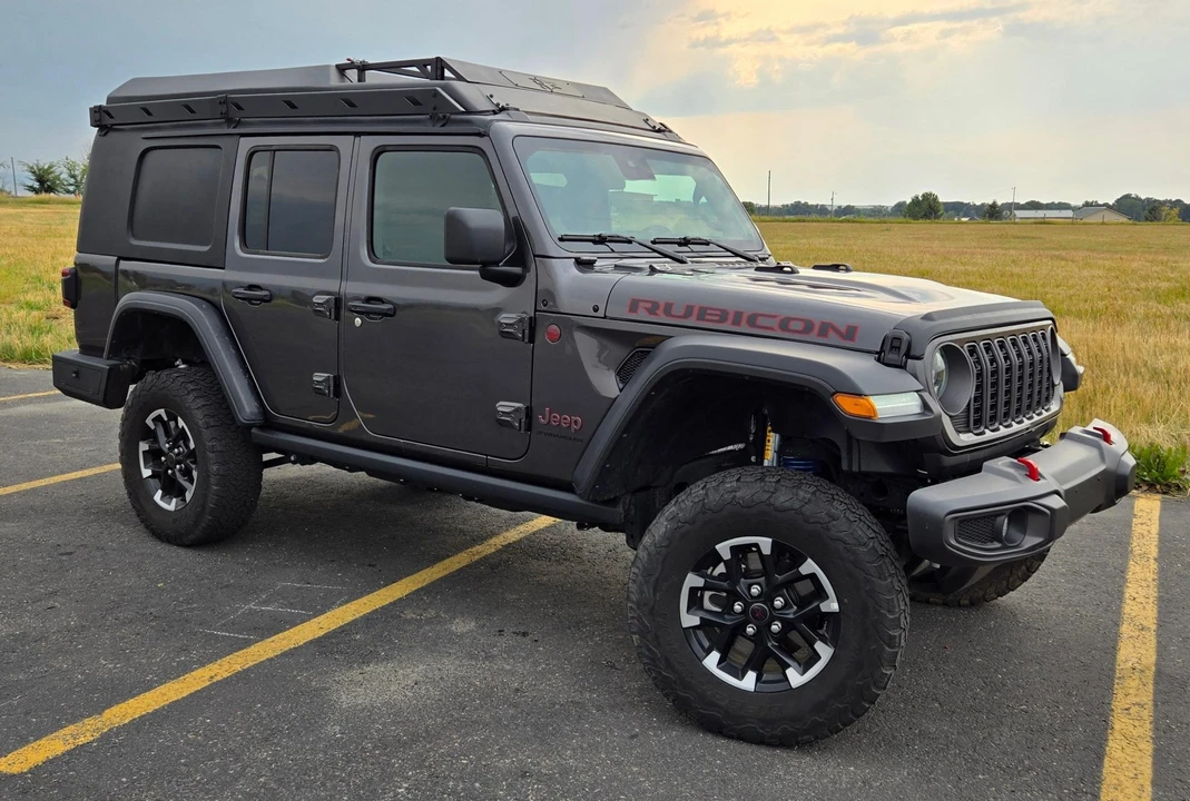 2024 Jeep JL Wrangler - Image 9 of 31