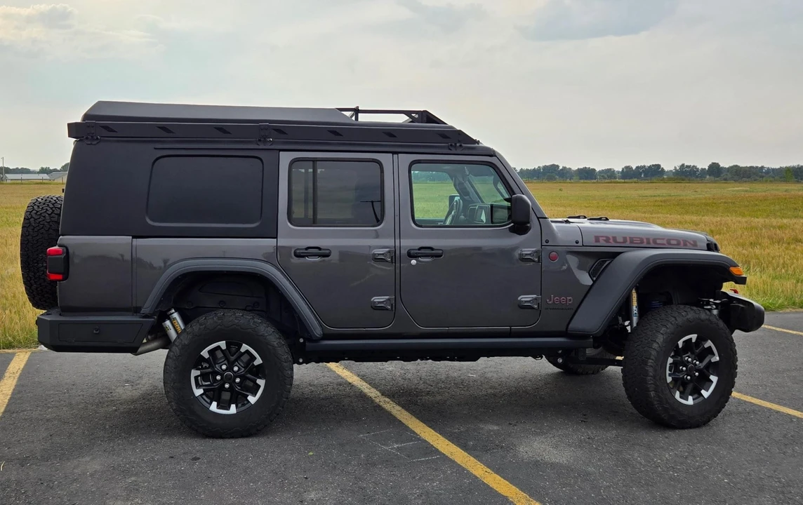 2024 Jeep JL Wrangler - Image 8 of 31
