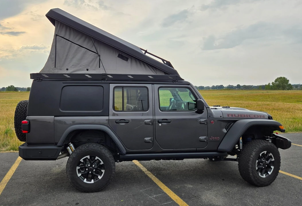 2024 Jeep JL Wrangler - Image 11 of 31