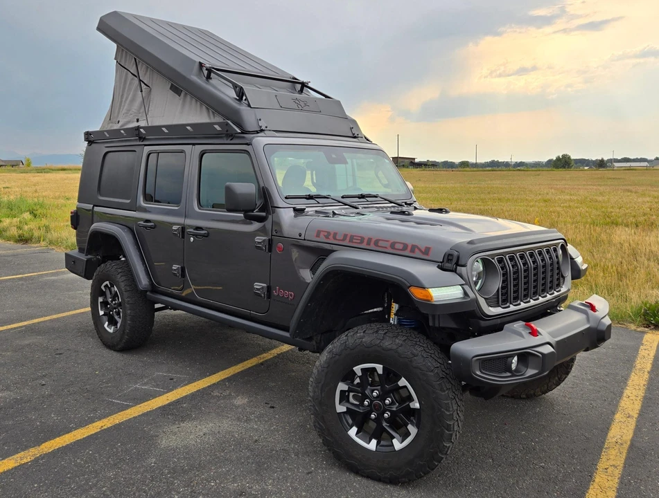 2024 Jeep JL Wrangler - Image 10 of 31