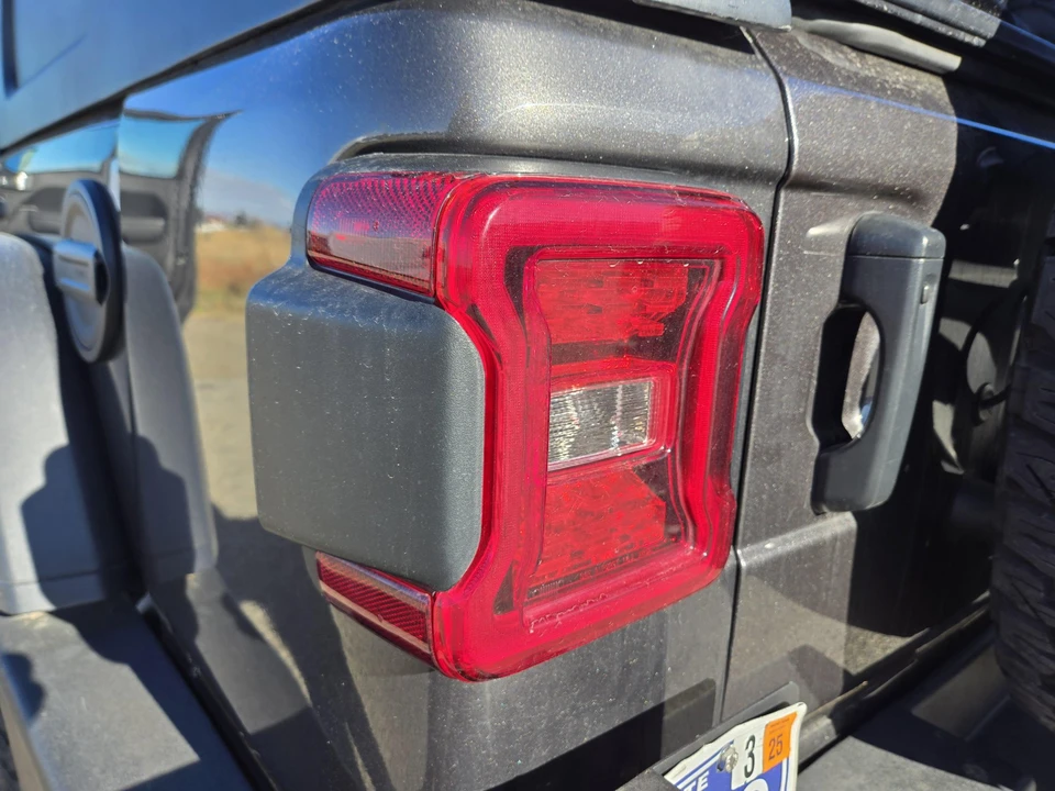 2024 Jeep JL Wrangler - Image 14 of 31