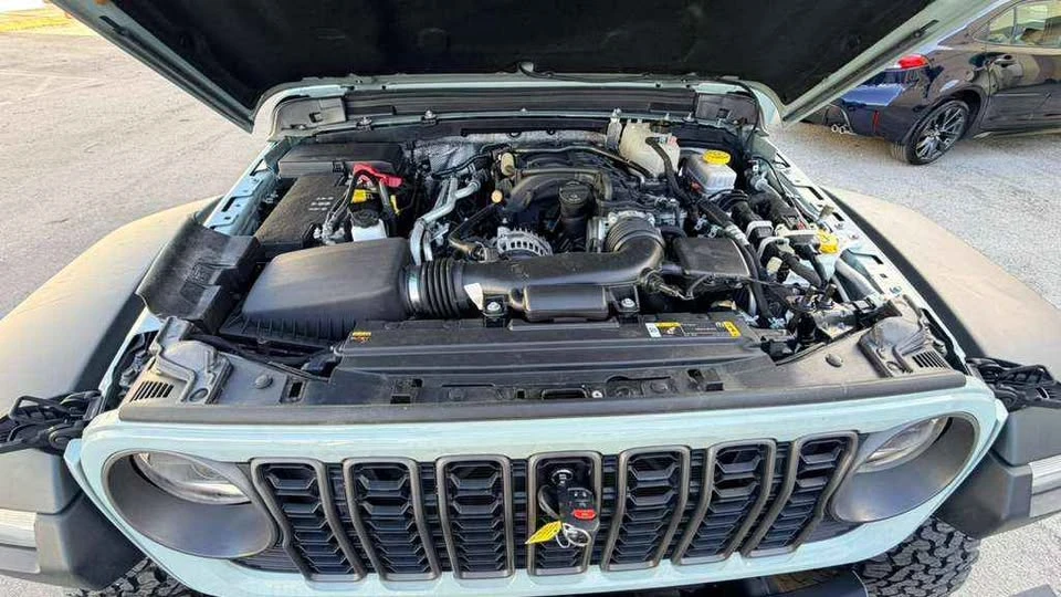 2024 Jeep JL Wrangler - Image 6 of 8