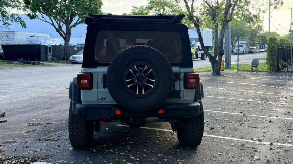 2024 Jeep JL Wrangler - Image 4 of 8