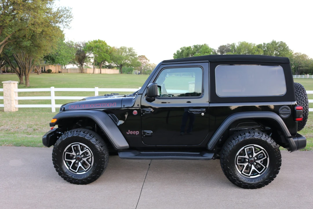 2024 Jeep JL Wrangler - Image 9 of 31