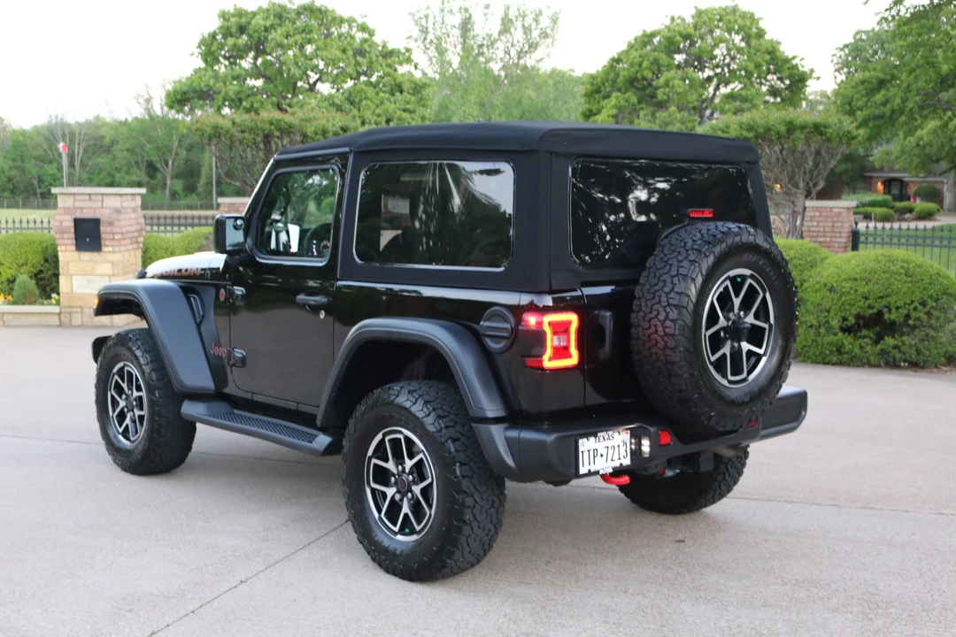 2024 Jeep JL Wrangler - Image 19 of 31