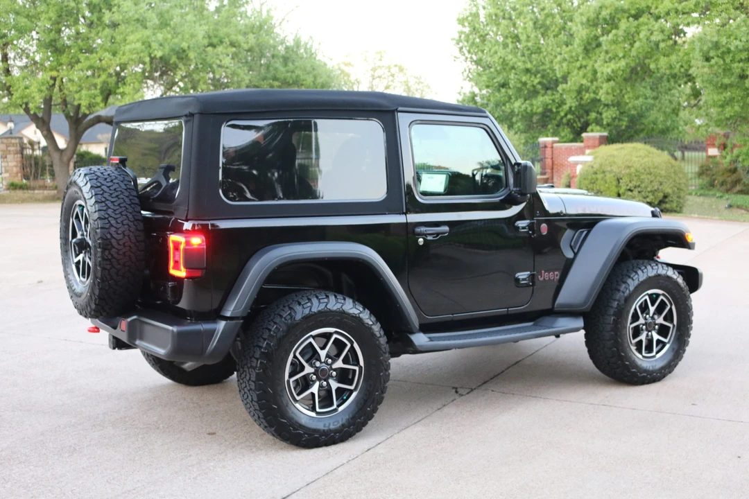 2024 Jeep JL Wrangler - Image 16 of 31